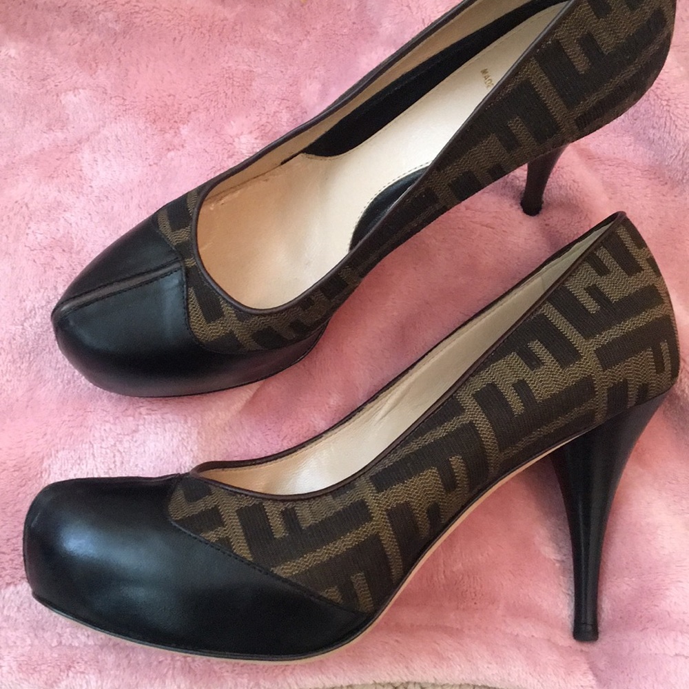 🖤FENDI zucca leather pumps sz 37 / 7 Shoes